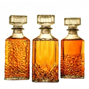 H378e04e4abeb48b2b43a21af68aac1508.webp Luxury 950ml Crystal Glass Decanter Lead-Free Hot Sale Personalized Whiskey Decanter with Custom Logo for Wine Gift Purpose