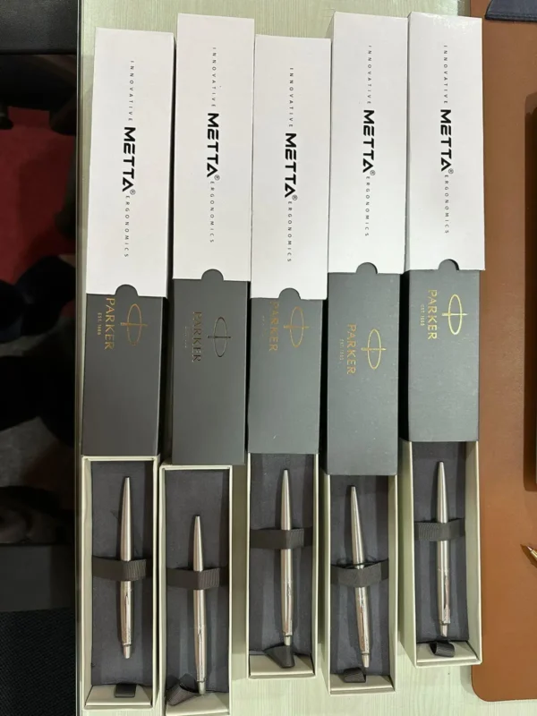A0fc6d11ccce24722b2c7937be921adedi.webp Parker Jotter Originals Ballpoint Metal Pen Stainless Steel with Chrome Trim Office Supplies With Gift Box