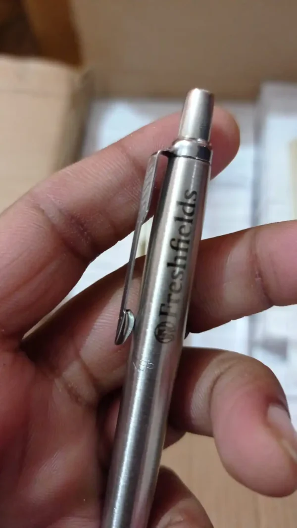 A1421478af2e14bebaa75bca7aae270aeL.webp Parker Jotter Originals Ballpoint Metal Pen Stainless Steel with Chrome Trim Office Supplies With Gift Box
