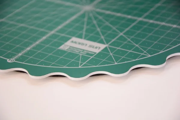 Taiwan NEW PVC Anti-slip Self Healing Patchwork Thumb Grip ROTATING Rotary Quilting Cutting Mat for Office School Supplies