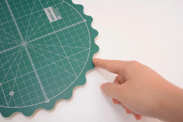 Taiwan NEW PVC Anti-slip Self Healing Patchwork Thumb Grip ROTATING Rotary Quilting Cutting Mat for Office School Supplies